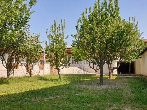 10-xonali uy, 858 m²