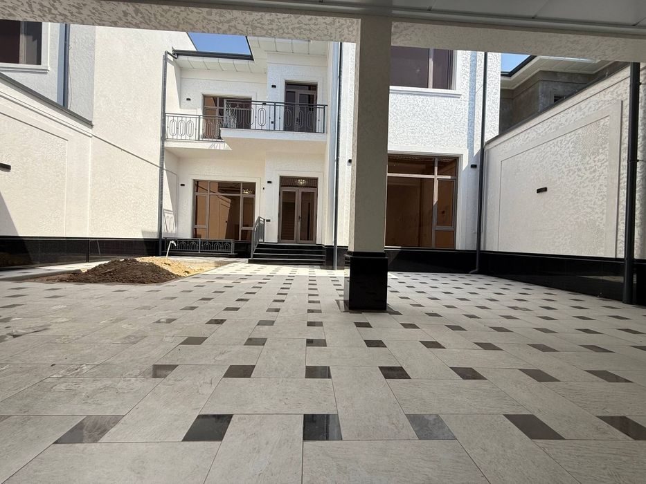 6-комнатный коттедж, 300 м², Ташкент, Юнусабадский район, на продажу