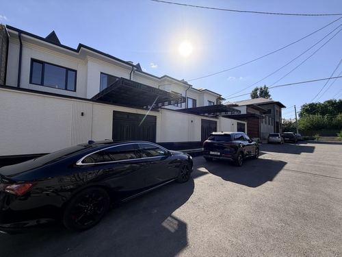5-комнатный дом, 270 м²