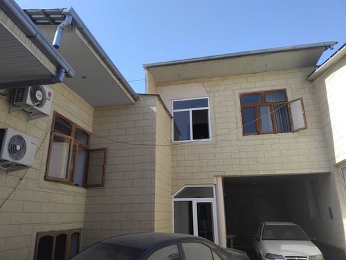 9-комнатный дом, 400 м²