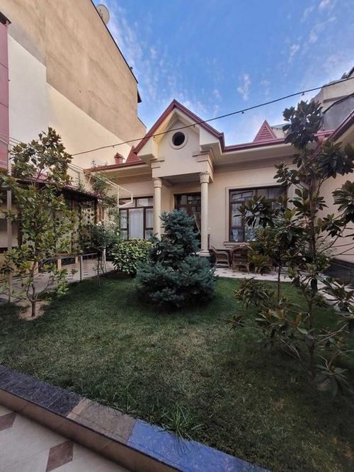 7-комнатный дом, 210 м²