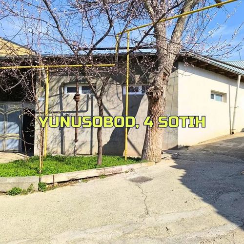 Bodomzor mahallasida Hovli Sotiladi
