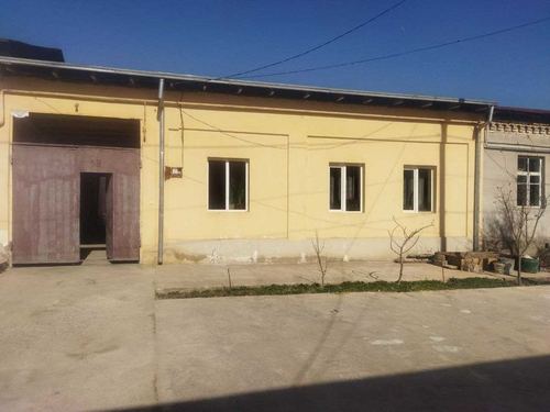 9-xonali uy, 385 m²