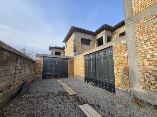 6-xonali uy, 220 m²