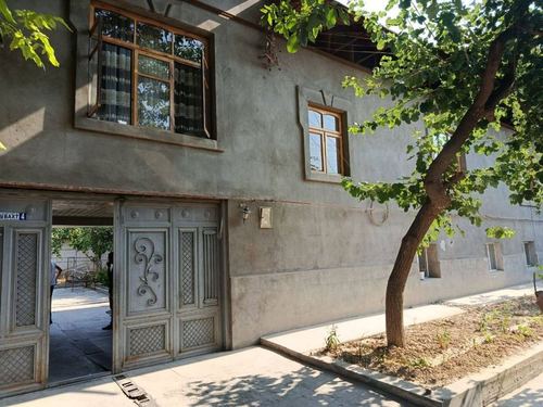 Хасанбойда 8 соток участка сотилади фасадлари кенг угловой