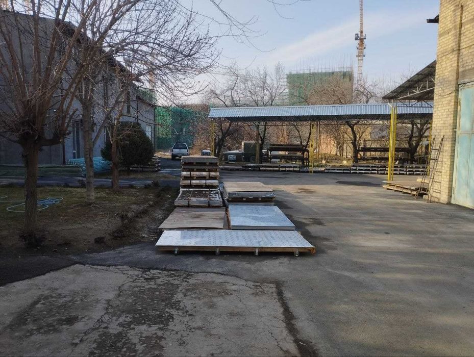 Продаётся недвижимость офисное и складские помещения 57 соток