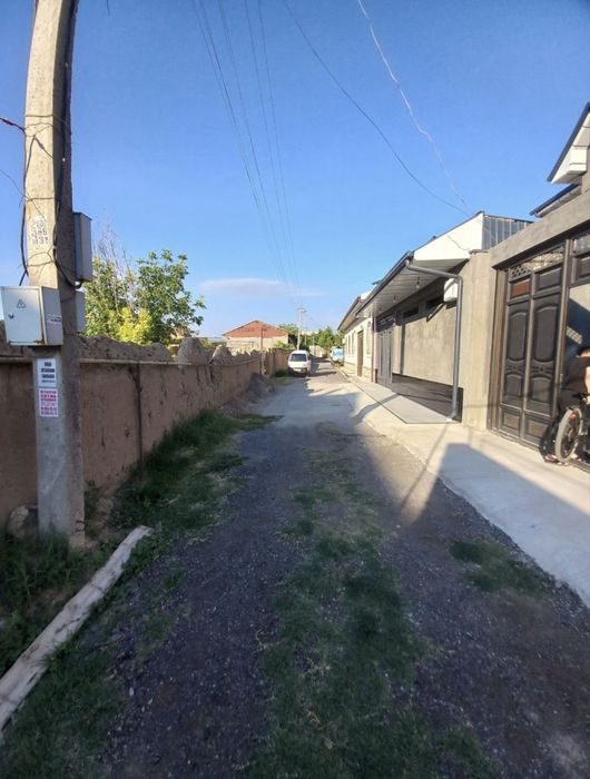 Yer sotiladi Qibray tumani Obod mahalla