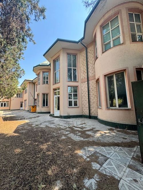 Аренда под гостиницу, клинику, школу 18 соток 22 намера 1120 м2