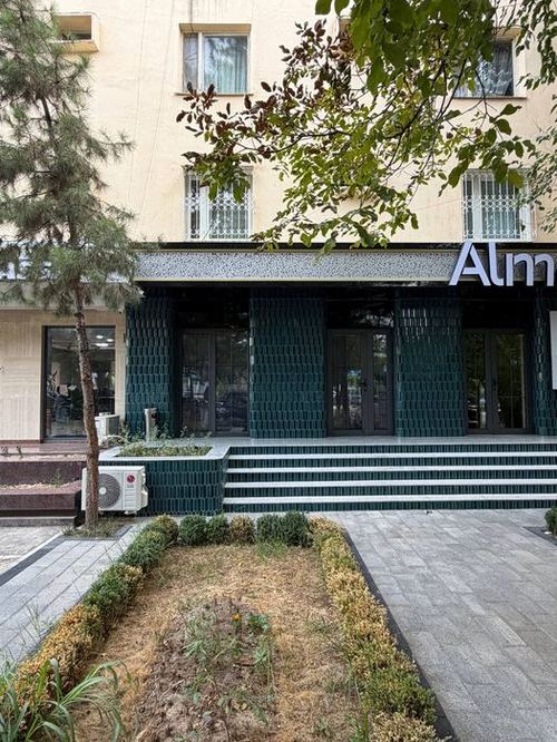 Ц-6  первая линия 50 кв.м еуро ремонт  готовйый бизнес с арендатором