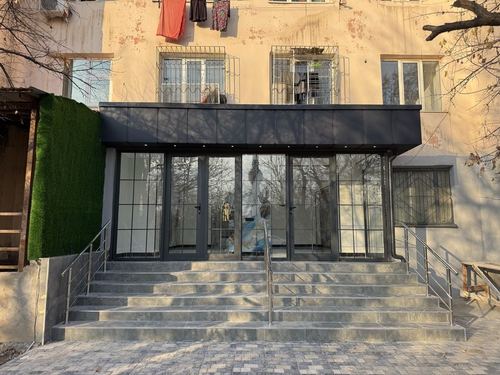 Шахристанский/Юнусабад - Сдается в аренду помещение вдоль дороги 90м2