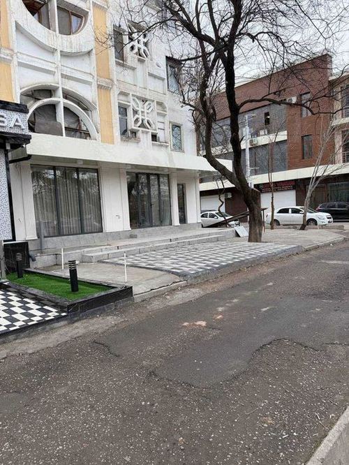 Сдам помещение 105м² на 1-линии у рынка Универсам (Юнусабад 2)