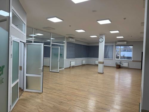 Ц6. 1 линия. Парковка. Сдам в аренду современный офис 176кв. м..
