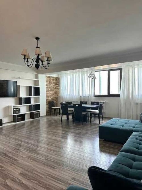 4-xonali kvartira, 140 m²