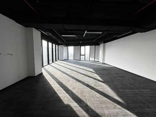 Сдаётся офис в "Trilliant" 95m2