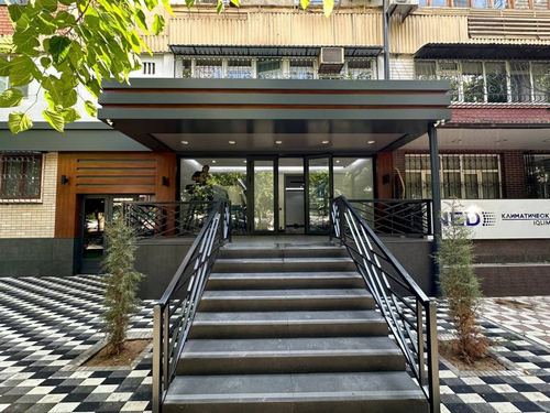 Аренда Срочно Hi-Tech Office Ц-2 Супер Центр 100+75м2 Вдоль дороги