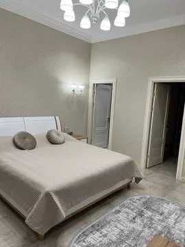 5-комнатная квартира, 200 м²