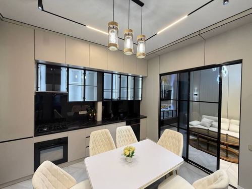 2-xonali kvartira, 90 m²