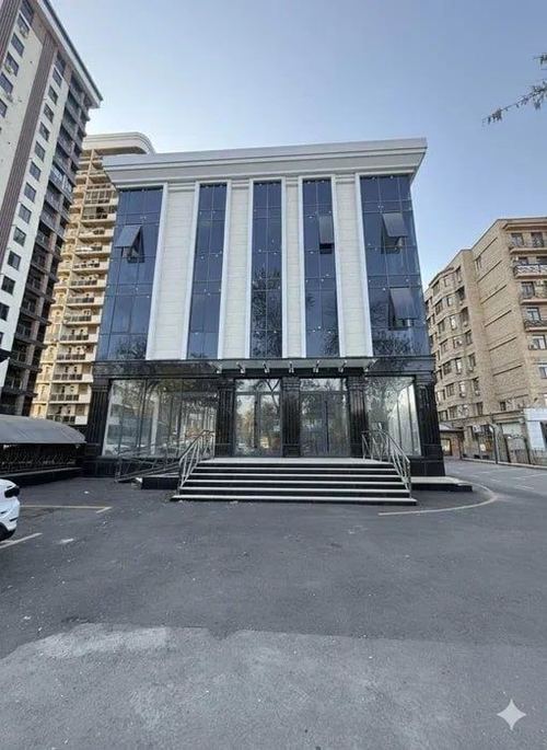 Сдаётся в аренду здание по квадратуру 1.620м2 Юнусабад 6 вдоль дороги