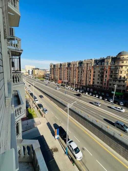 3-xonali kvartira, 81 m²