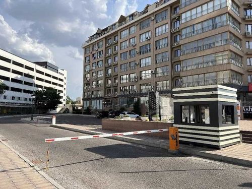 3-xonali kvartira, 107 m²