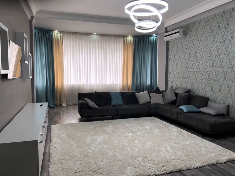 4-комнатная квартира, 170 м², Ташкент, Яккасарайский район, в аренду