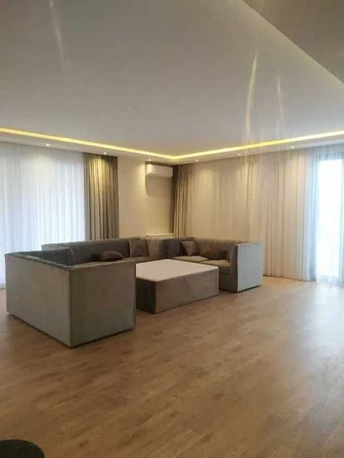 5-комнатная квартира, 280 м²