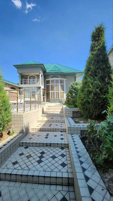 6-комнатный дом, 455 м²