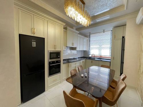 5-xonali kvartira, 175 m²