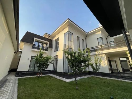 10-комнатный дом, 550 м²