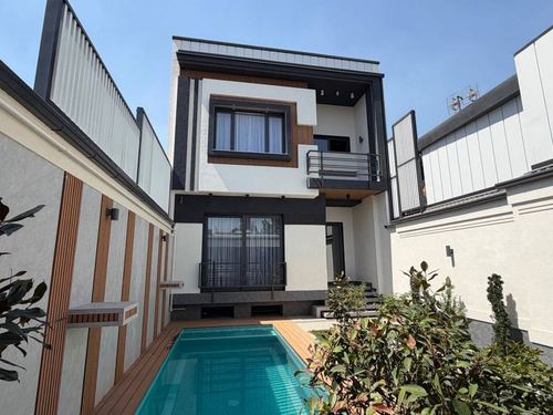 6-комнатный дом, 360 м²