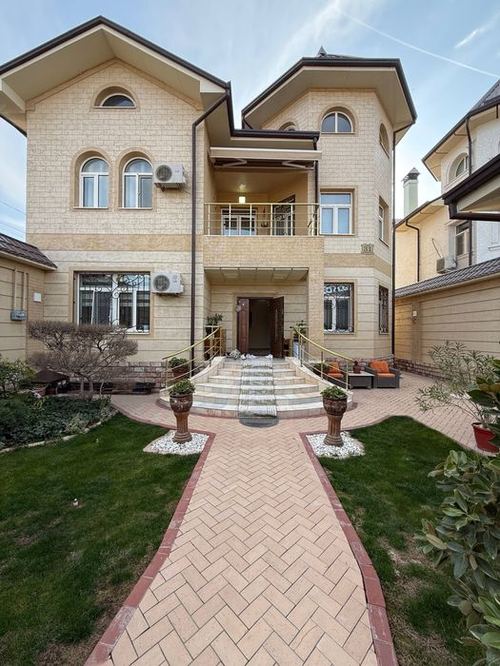 7-комнатный дом, 275 м²