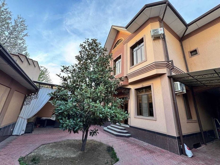 5-комнатный дом, 250 м², Ташкент, Яккасарайский район, на продажу