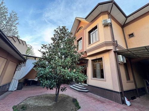 5-комнатный дом, 250 м²