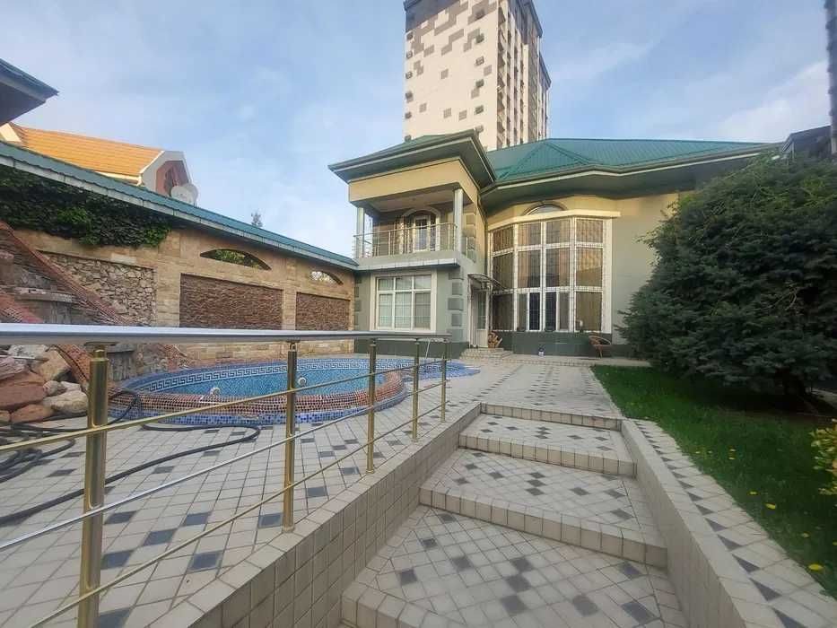6-комнатный дом, 600 м², Ташкент, Яккасарайский район, на продажу