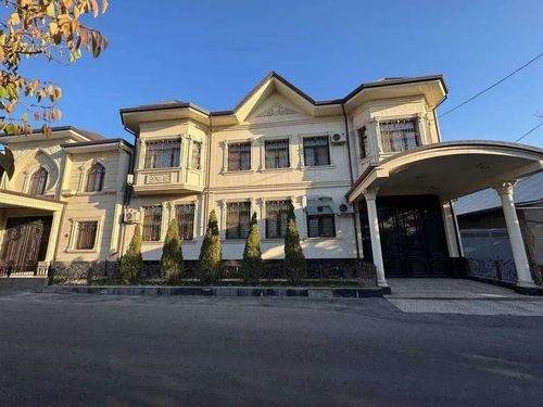 9-комнатный дом, 1000 м²
