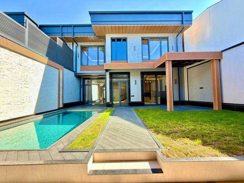 6-комнатный дом, 400 м²