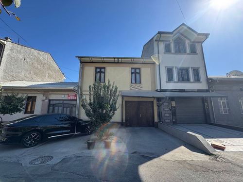 6-room house, 210 m²