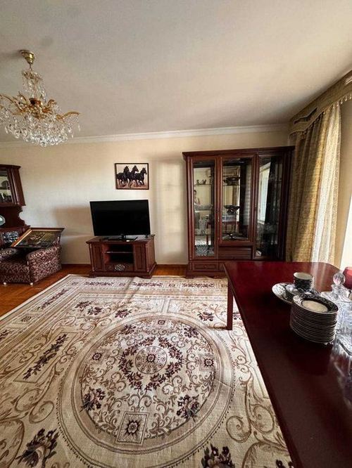 5-xonali kvartira, 150 m²