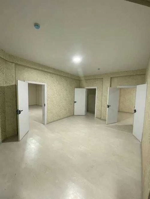 4-xonali kvartira, 130 m²