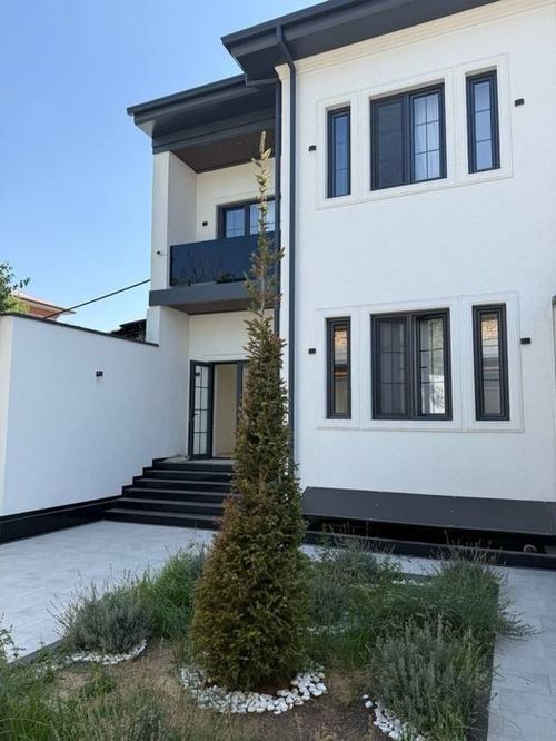 6-room house, 250 m²