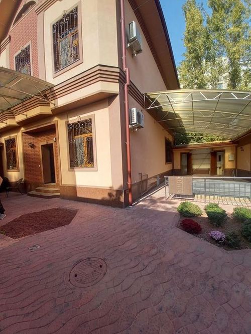 5-xonali uy, 250 m²