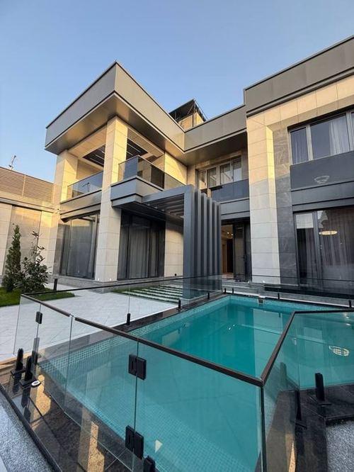 14-xonali uy, 650 m²