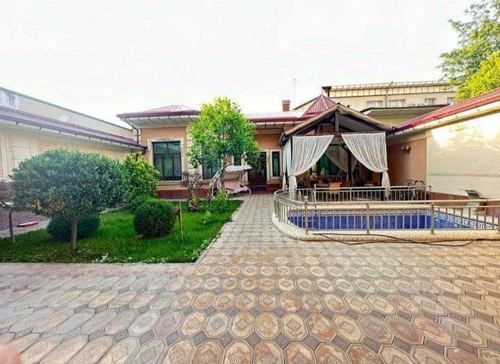 7-комнатный дом, 400 м²