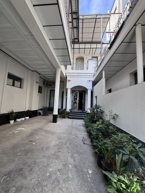 12-комнатный дом, 250 м²