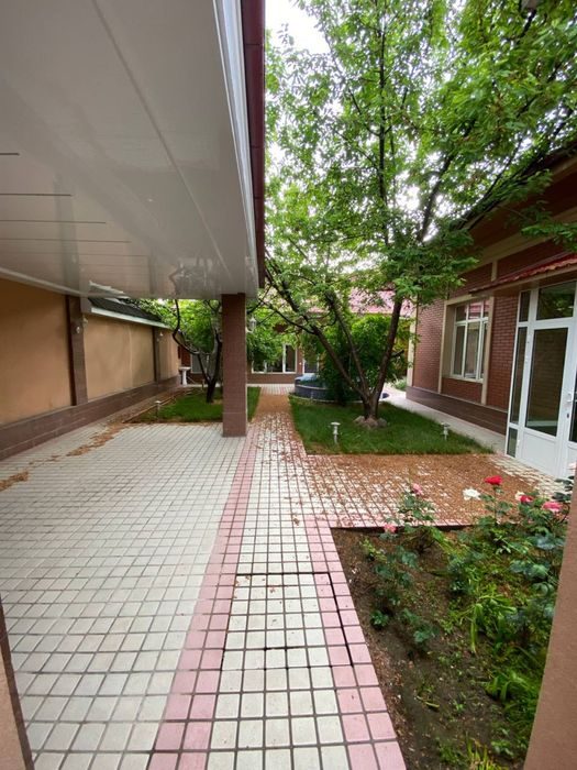 9-комнатный дом, 350 м², Ташкент, Яккасарайский район, на продажу