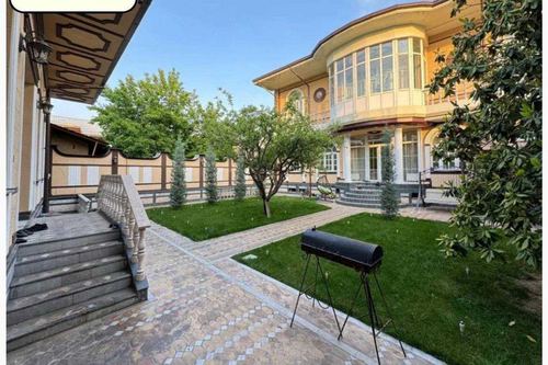 7-комнатный коттедж, 550 м²