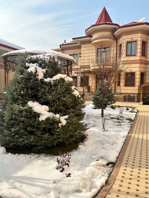 8-комнатный дом, 700 м²