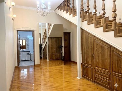 4-комнатный дом, 250 м²
