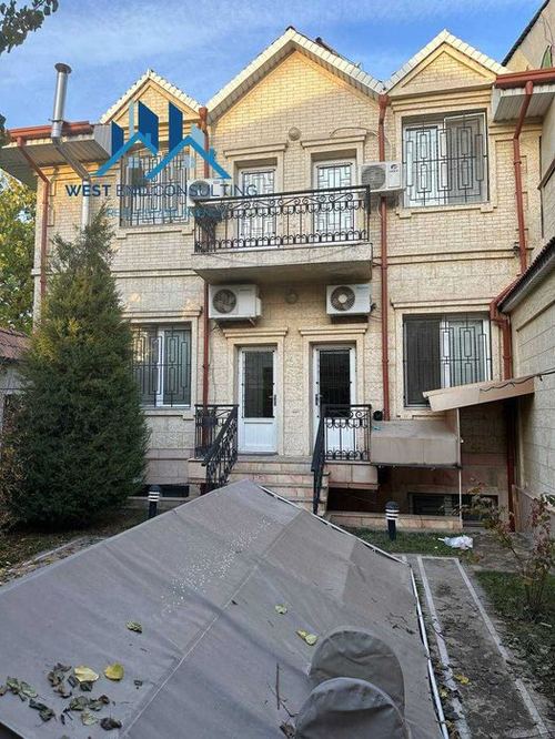 5-xonali uy, 304 m²