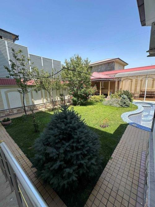8-комнатный дом, 500 м²